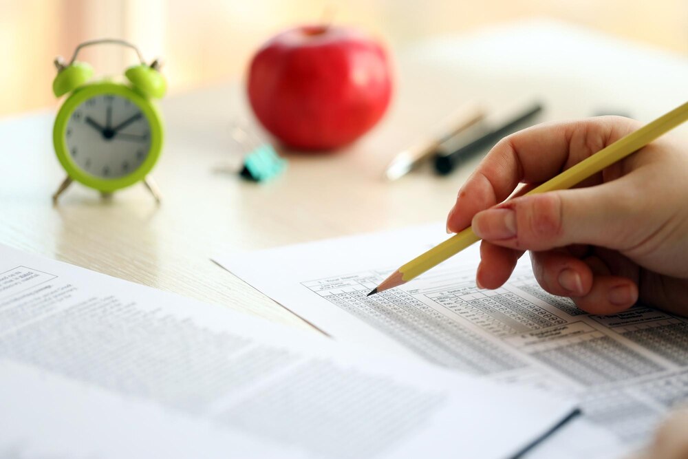 Topowe szkoły podstawowe w Łodzi: Egzamin ósmoklasisty ujawnia liderów!