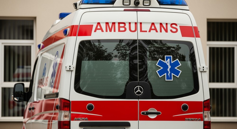Ośmiu pasażerów uratowanych z uwięzionej łodzi na Wiśle w Kazimierzu Dolnym