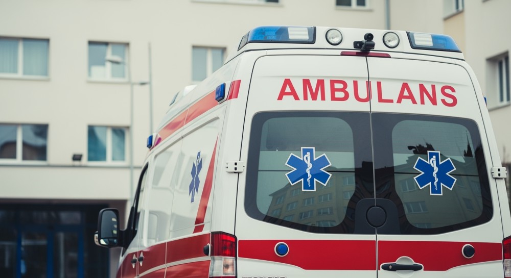 Bohaterska interwencja policjanta ratuje życie ofierze wypadku w Łodzi