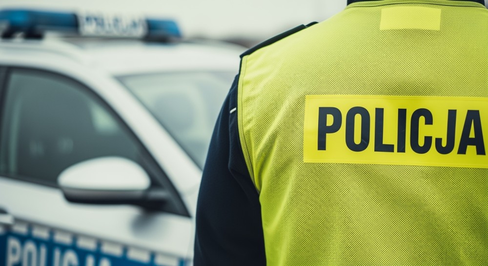 Niebezpieczny kierowca z zakazem prowadzenia pojazdów zatrzymany z dziećmi w busie