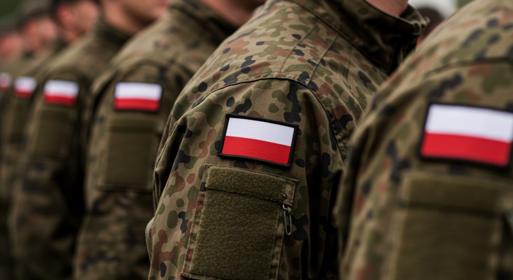 Alarm w Łasku: Uzbrojony intruz w bazie wojskowej!