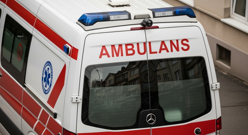 Policja ratuje mężczyznę w opuszczonym budynku