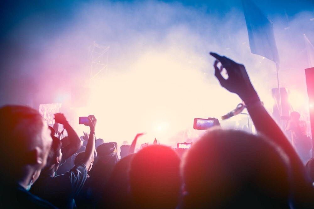 Kwietniowe koncerty gwiazd w Łódzkiem: 5 Seconds Of Summer, Alphaville, Edyta Geppert i Igor Herbut