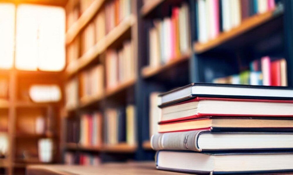 Kreatywny Tydzień w Łódzkiej Bibliotece: Warsztaty, Wystawy i Wymiana Ubrań!